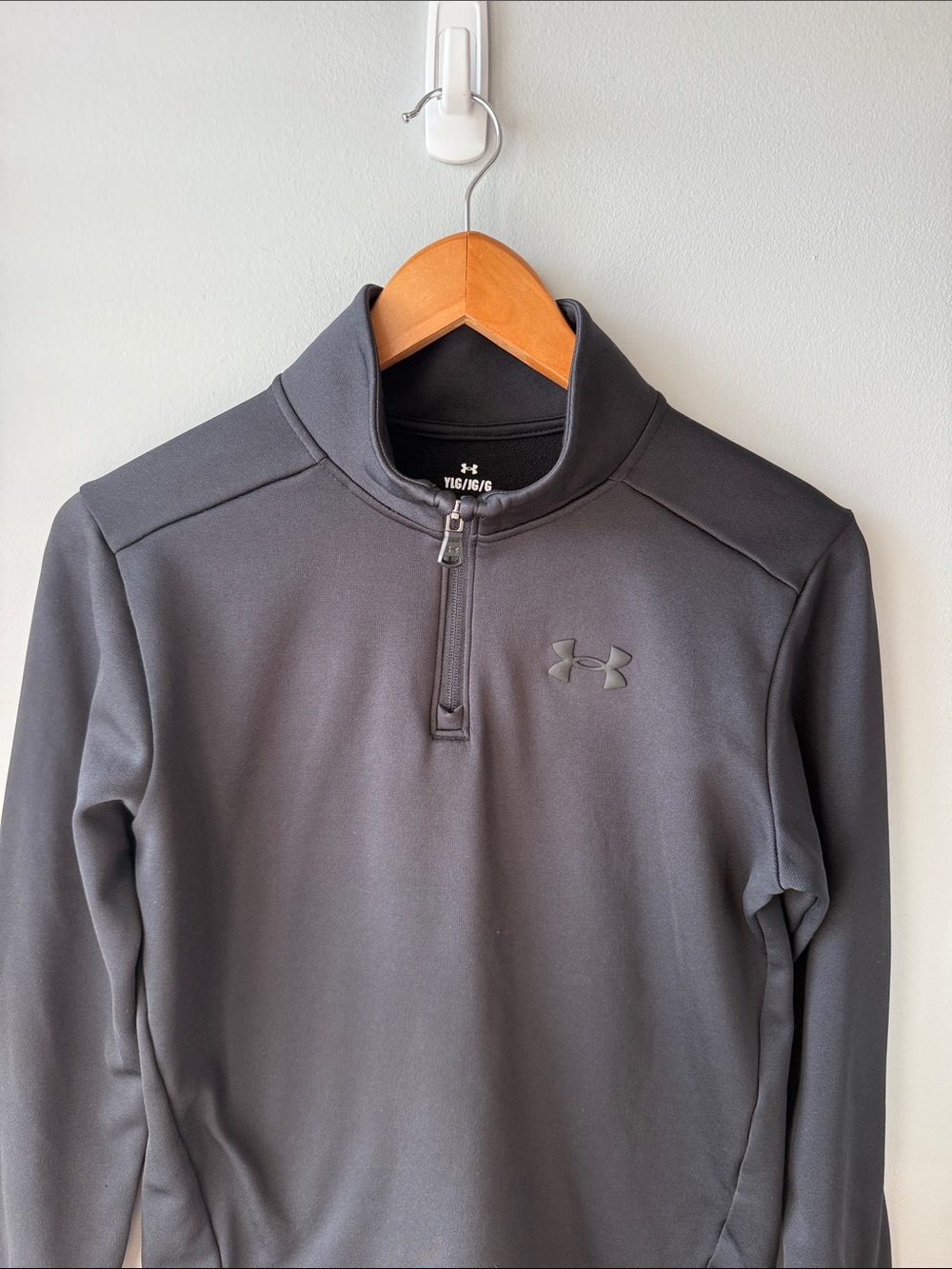 Under Armour Black Quarter Zip Pullover Jacket - Picture 3 of 7